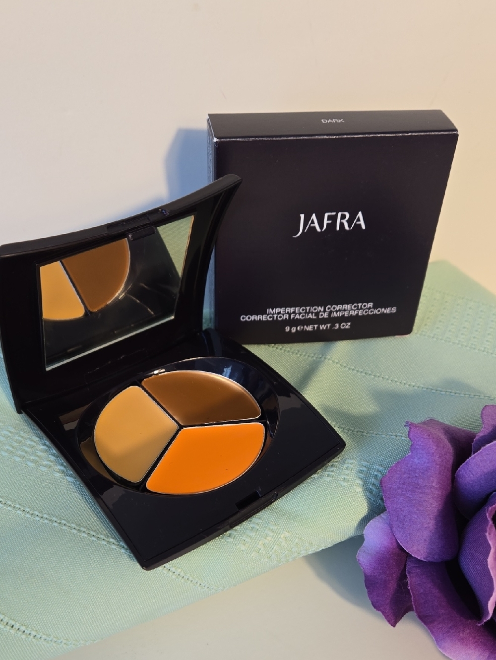 JAFRA Triple Imperfection Concealer Palette – Beige • Tan • Orange (NWT)